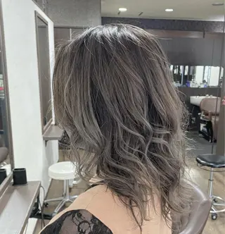 ミディアム ヘアーズベリー 藤本のヘアスタイル