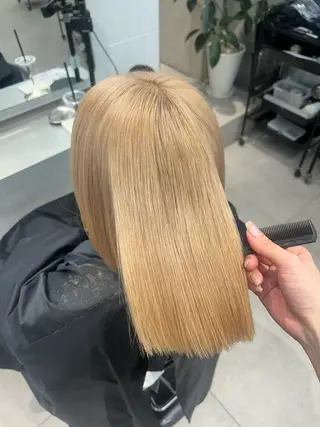 ミディアム ショート/ボブ/似 合わせ/顔周りカットのヘアスタイル