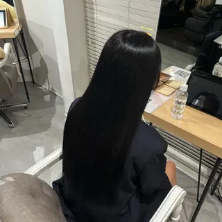 ロング Luis難波 sayuriのヘアスタイル