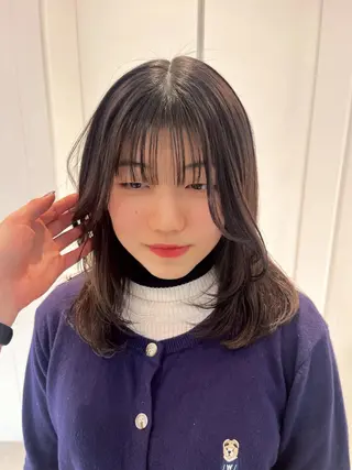 セミロング 前嶋 愛友のヘアスタイル