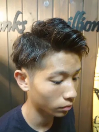 ショート サンフラット所属・岡林 選のヘアスタイル