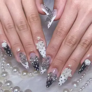 ネイル Ena 🧸のネイルデザイン