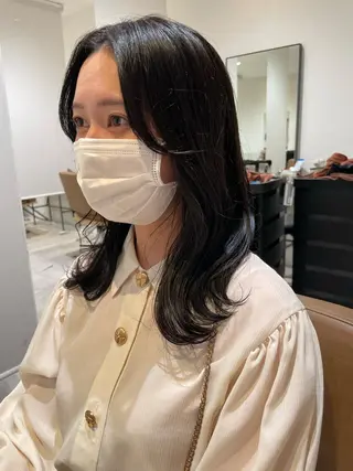 セミロング 髪質改善ストレー ト指名NO.1林駿希のヘアスタイル