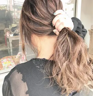 セミロング カラー ヘアアレンジ Mariana/ 鶴原-ハイライトのヘアスタイル