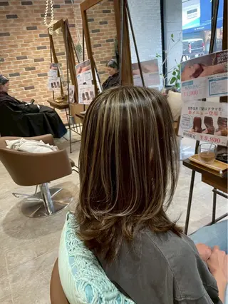 ミディアム 米村 美咲のヘアスタイル