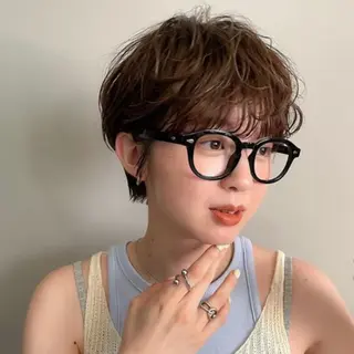 ショート パーマ ひなた あゆみのヘアスタイル