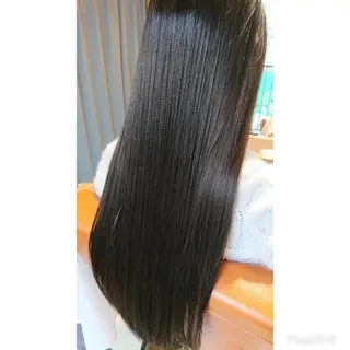 ロング alushe 岡 陽子のヘアスタイル