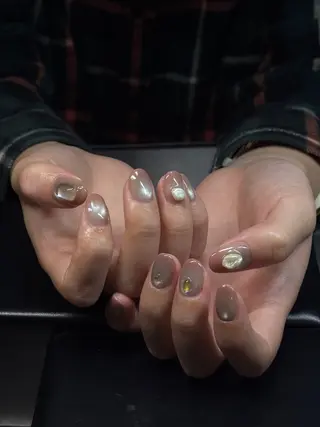 ネイル Be Colorful 新宿店所属・岩井 柚樹のネイルデザイン