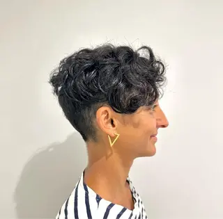 ショート パーマ 🫧RYOグレージュ /透け感カラー🫧のヘアスタイル