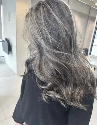 ロング 'oli所属・難波'oli【オリ】 美容室のヘアスタイル