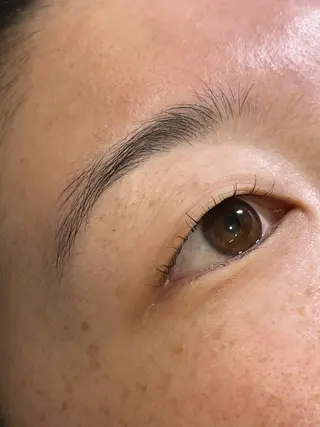 マツエク・マツパ cure所属・井上 真里奈のヘアスタイル