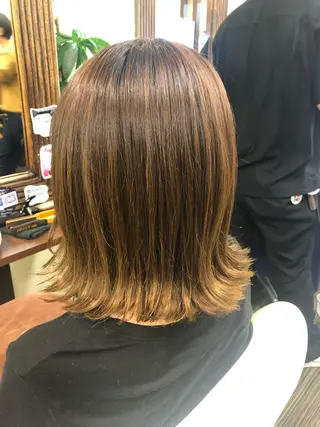 ミディアム カラー 加藤 瑠美のヘアスタイル