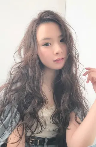 ロング カラー パーマ Ricco.所属・デビュー前スタッフ スタッフのヘアスタイル