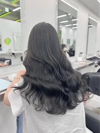 ロング 大人っぽ透明感暗髪 🤍shio🤍のヘアスタイル