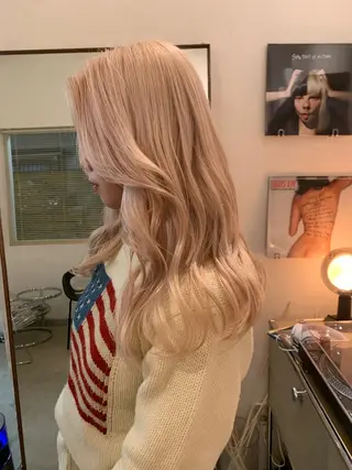 カラー hinata /ハイトーンのヘアスタイル