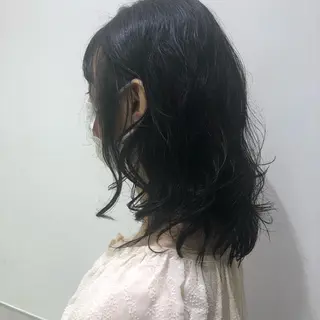 ミディアム パーマ 佐々木 碧のヘアスタイル