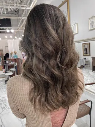 セミロング カラー 👑圧倒的カラー👑 佐々木祐希のヘアスタイル