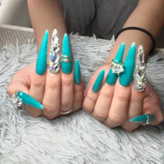 ネイル シェヌネイル JURAのネイルデザイン