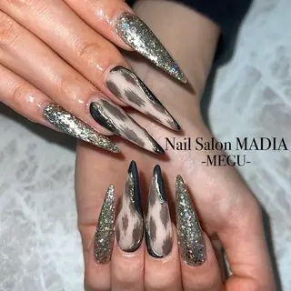 ネイル MADIA藤沢所属・MADIA MEGUのネイルデザイン