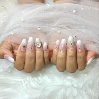 ネイル e-up by boss所属・e-up nail Arisaのネイルデザイン