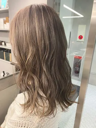 セミロング カラー M IIのヘアスタイル