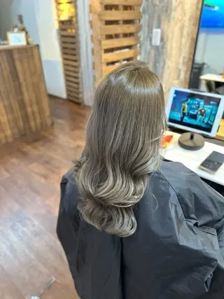 ロング カラー Lizir ルズィール所属・Luzir⭐︎ GEN⭐︎のヘアスタイル