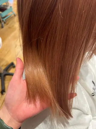 ショート ハイトーン/ ダブルカラー/透明感のヘアスタイル