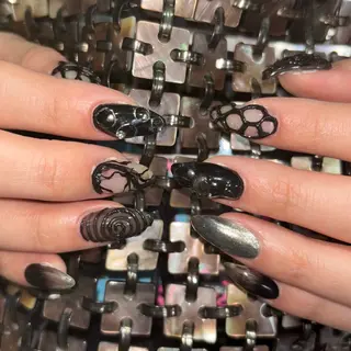 ネイル 🪐富島彩夏 /海外nail🪐のネイルデザイン