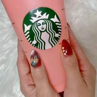 ネイル LOUISE CRYSTALのネイルデザイン