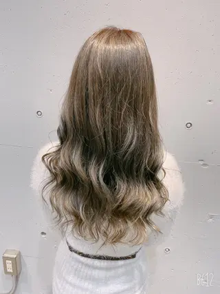 カラー kawamoto akaneのヘアスタイル