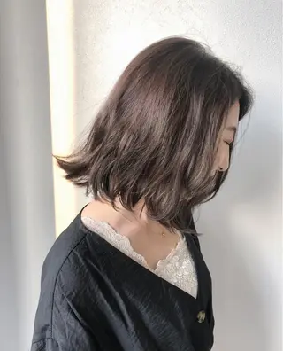 ミディアム カラー 岩田 萌那のヘアスタイル