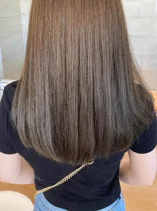 セミロング roka ノゾミのヘアスタイル