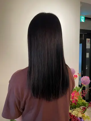 ロング ウシロダ メグミのヘアスタイル