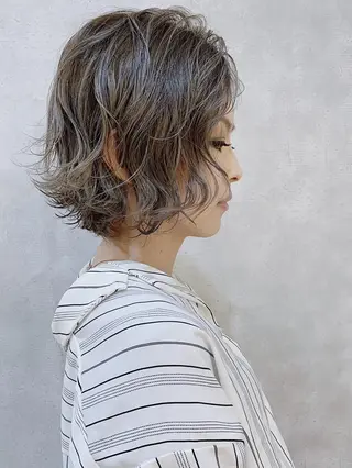 ショート カラー MOU namba ムウナンバのヘアスタイル
