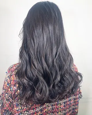 セミロング カラー 西本 夏美のヘアスタイル