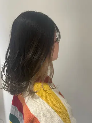 ミディアム カラー イヌマル アユ / Fier umedaのヘアスタイル