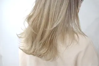 カラー ハイトーンカラー RYUのヘアスタイル