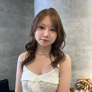 セミロング トレンドヘア💖 海外ヘアkotomiのヘアスタイル