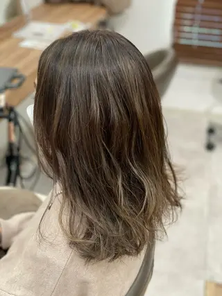 ミディアム カラー riddle hair(駒生)所属・山越 美裕樹のヘアスタイル