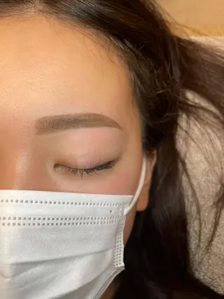 アイブロウ 🫧fein. 𝙖𝙣𝙣.🤍のマツエク・マツパデザイン