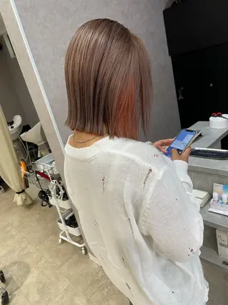 ショート カラー Taku /ケアハイトーンのヘアスタイル