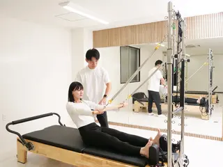 美容鍼×小顔矯正 ×美容整体　浜川泰仁のエステ・リラクイメージ