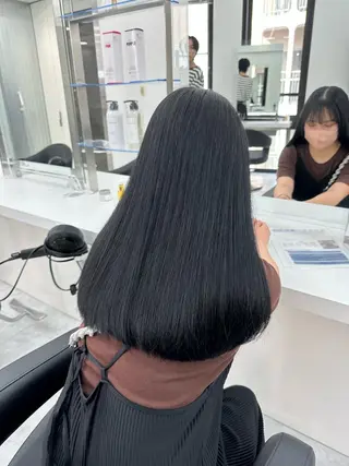 セミロング カラー rio🧚🏻‍♀️ 暖色/グレージュのヘアスタイル