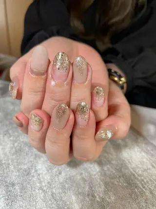 ネイル 蓑原 佳央里のネイルデザイン