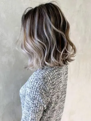 ミディアム カラー ブリーチ特化/レイヤ ーカット🥀マサルのヘアスタイル