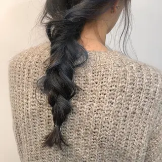 ロング カラー ヘアアレンジ 吉川 愛美李のヘアスタイル