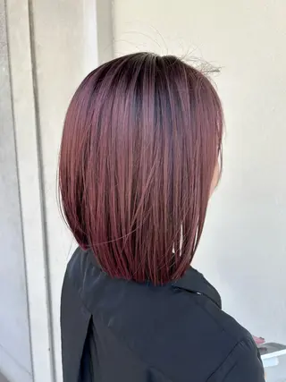 ミディアム ブルー所属・岩野 有紗のヘアスタイル