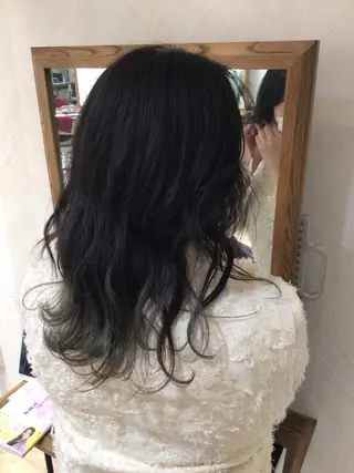 セミロング カラー やまぐち まりんのヘアスタイル