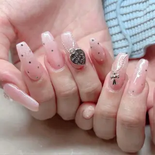 ネイル 矢冨 彩花のネイルデザイン