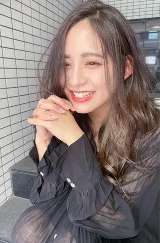 ロング カラー ヘアアレンジ AiM エイム　韓国レイヤーのヘアスタイル